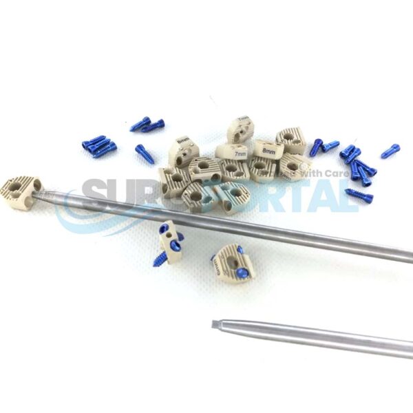 Locking 5mm Cervical Fusion Spine Cage PEEK Material with Screws